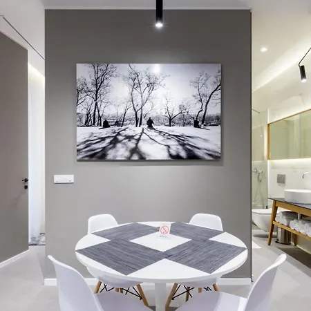 Teanna Lux بلغراد