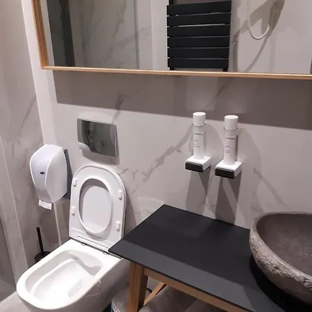 Teanna Lux بلغراد